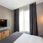 The Nirvanas Hotel *